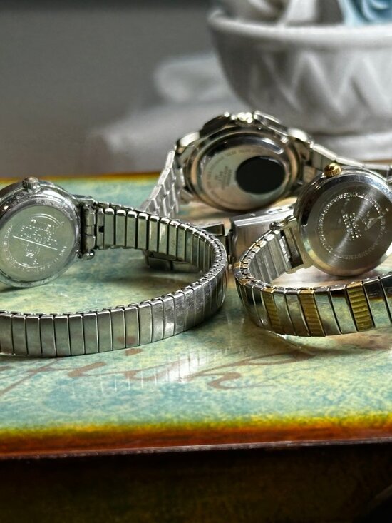Watches lot Vintage 1980s Milan Timex and Timex Indiglo Tested main image 7